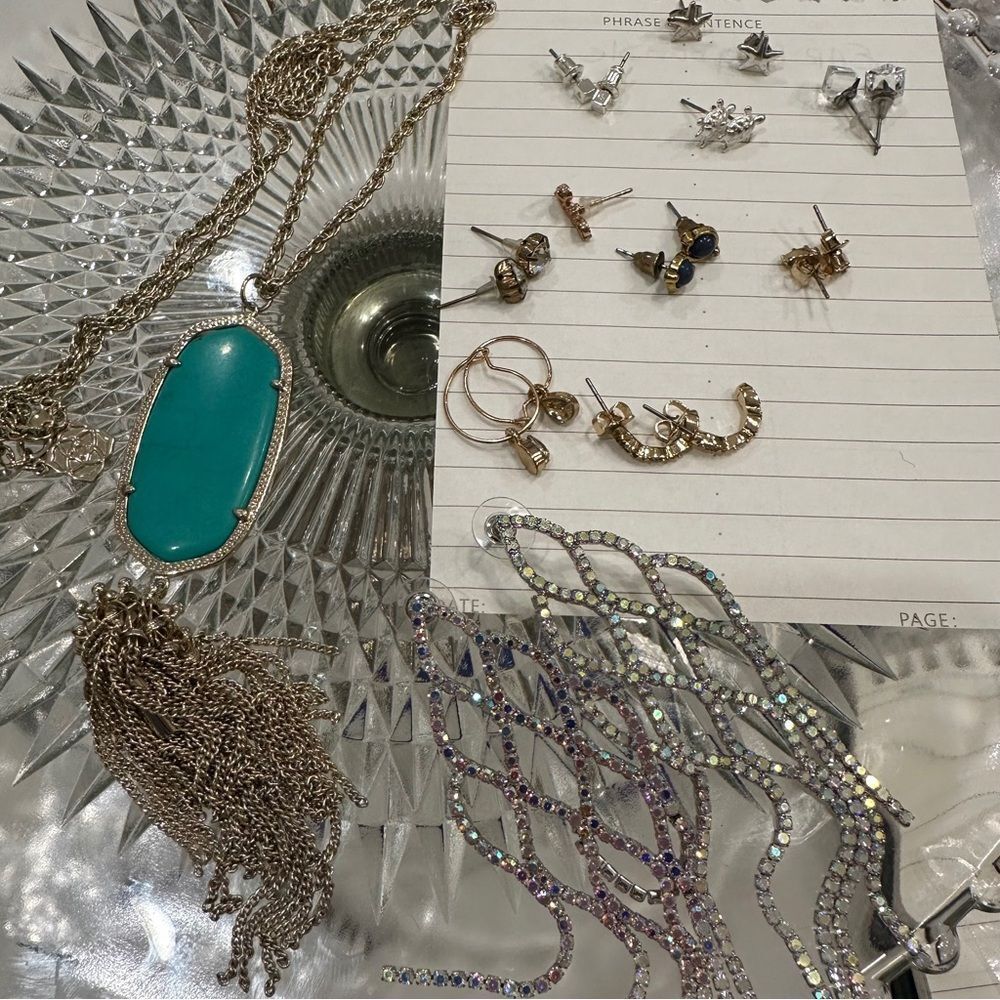 Kendra Scott necklace and Earring bundle 12 items J526 unbranded earrings